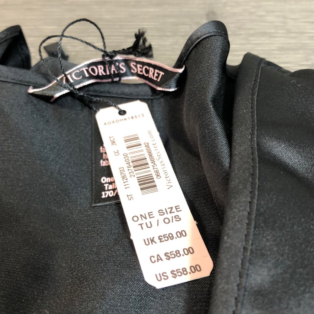 Victoria's Secret Robe - Picture 4 of 6